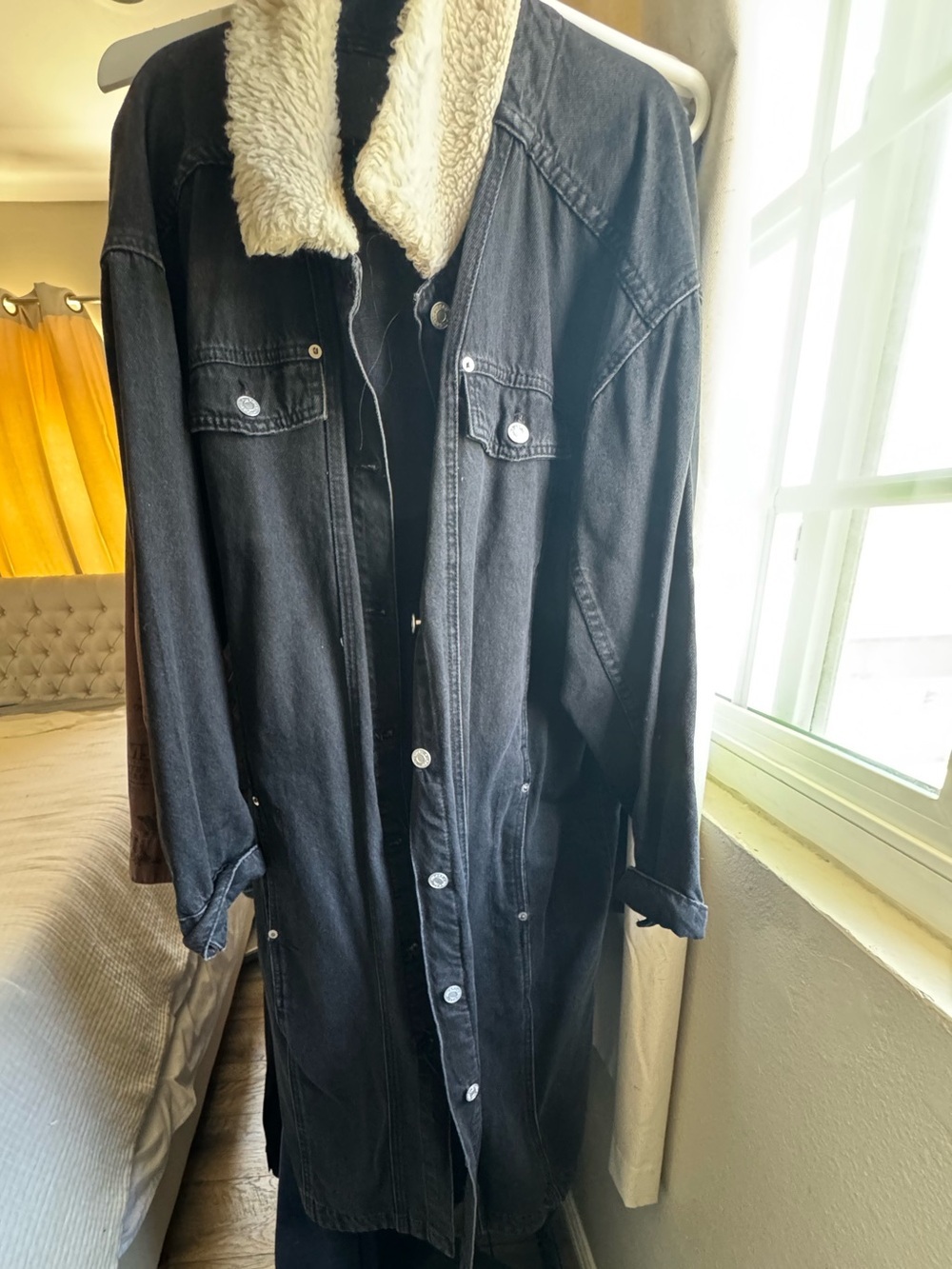 Anthropologie. Pilcro Sherpa-Collar Denim Jacket. Black denim. Sz Small. - Picture 7 of 7